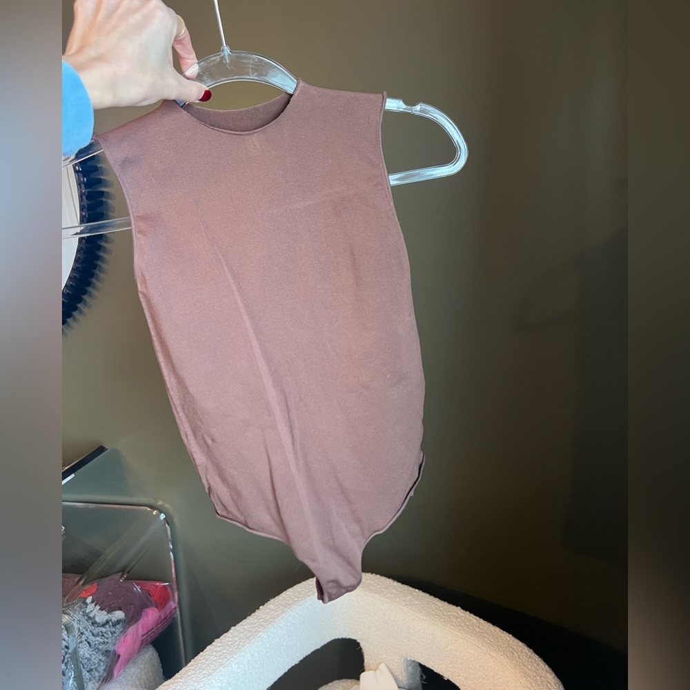 Skims Essentials Crewneck bodysuit size S/M